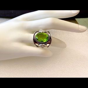 💥💥💥 Spectacular PERIDOT gemstone ring ❤️⭐️